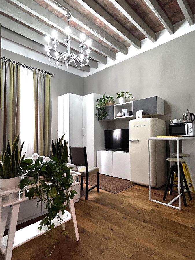 Room114 - Studio Apartment Near The Center Флоренция Экстерьер фото